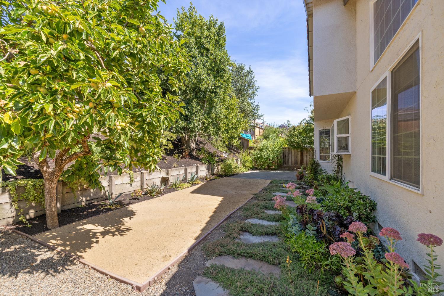 Detail Gallery Image 35 of 44 For 770 Miramonte St, Windsor,  CA 95492 - 4 Beds | 3 Baths