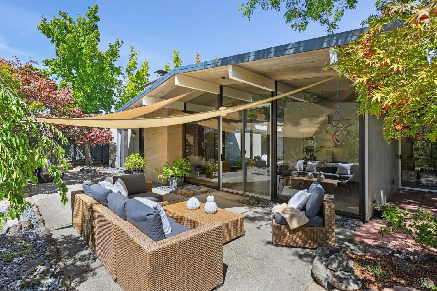 Detail Gallery Image 39 of 56 For 12 Mount Susitna Ct, San Rafael,  CA 94903 - 4 Beds | 2 Baths