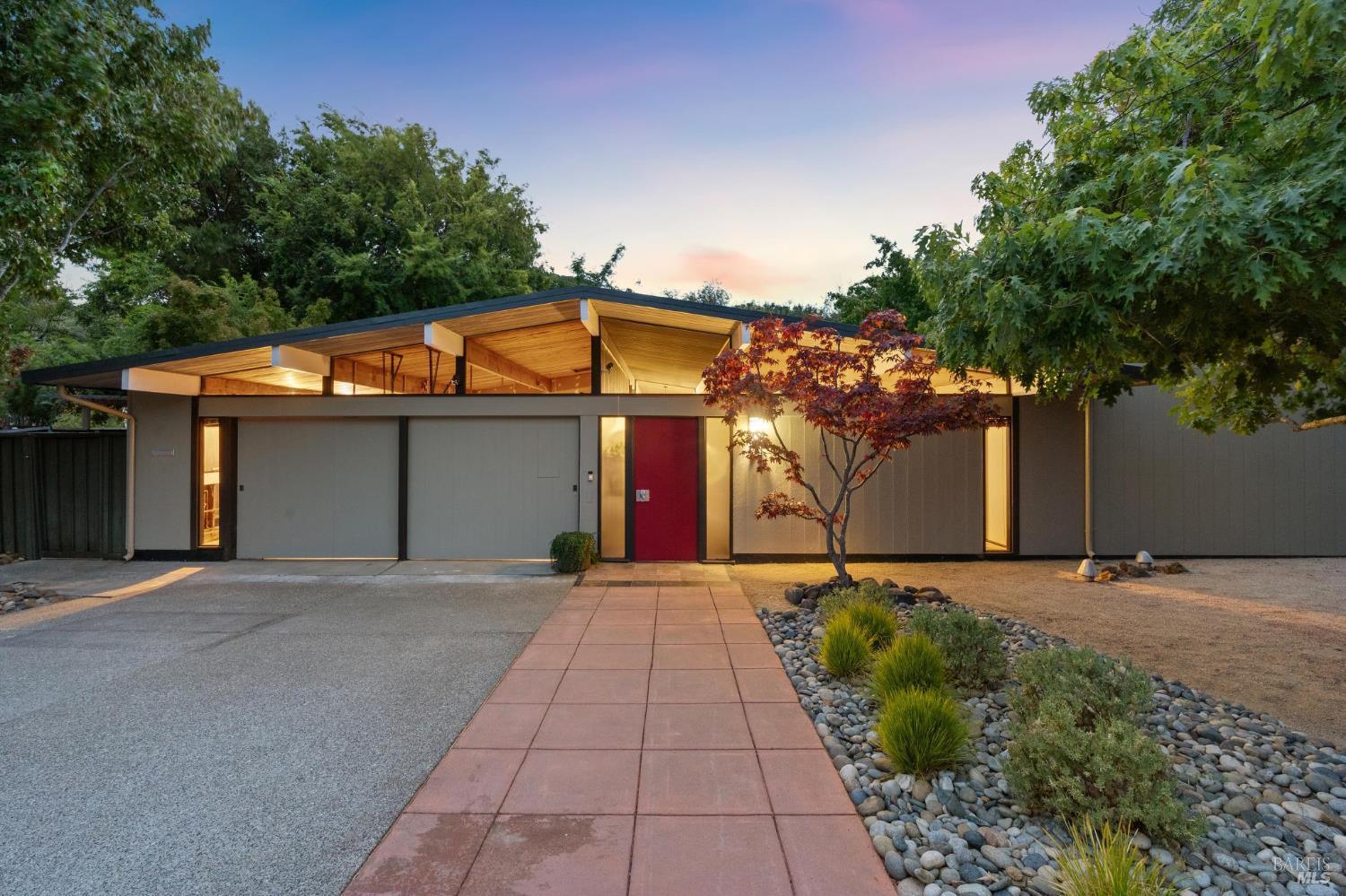 Detail Gallery Image 7 of 56 For 12 Mount Susitna Ct, San Rafael,  CA 94903 - 4 Beds | 2 Baths