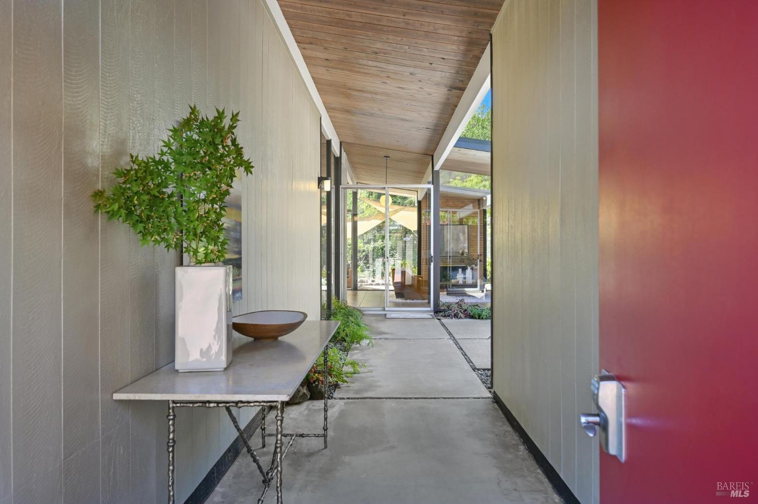 Detail Gallery Image 11 of 56 For 12 Mount Susitna Ct, San Rafael,  CA 94903 - 4 Beds | 2 Baths
