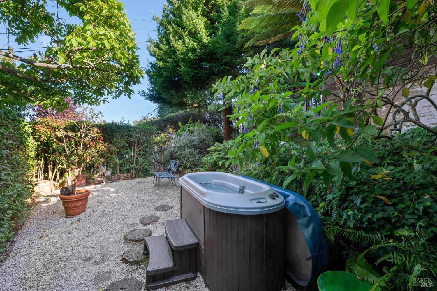 Detail Gallery Image 36 of 46 For 41 Ocean Ave, Bolinas,  CA 94924 - 3 Beds | 2 Baths