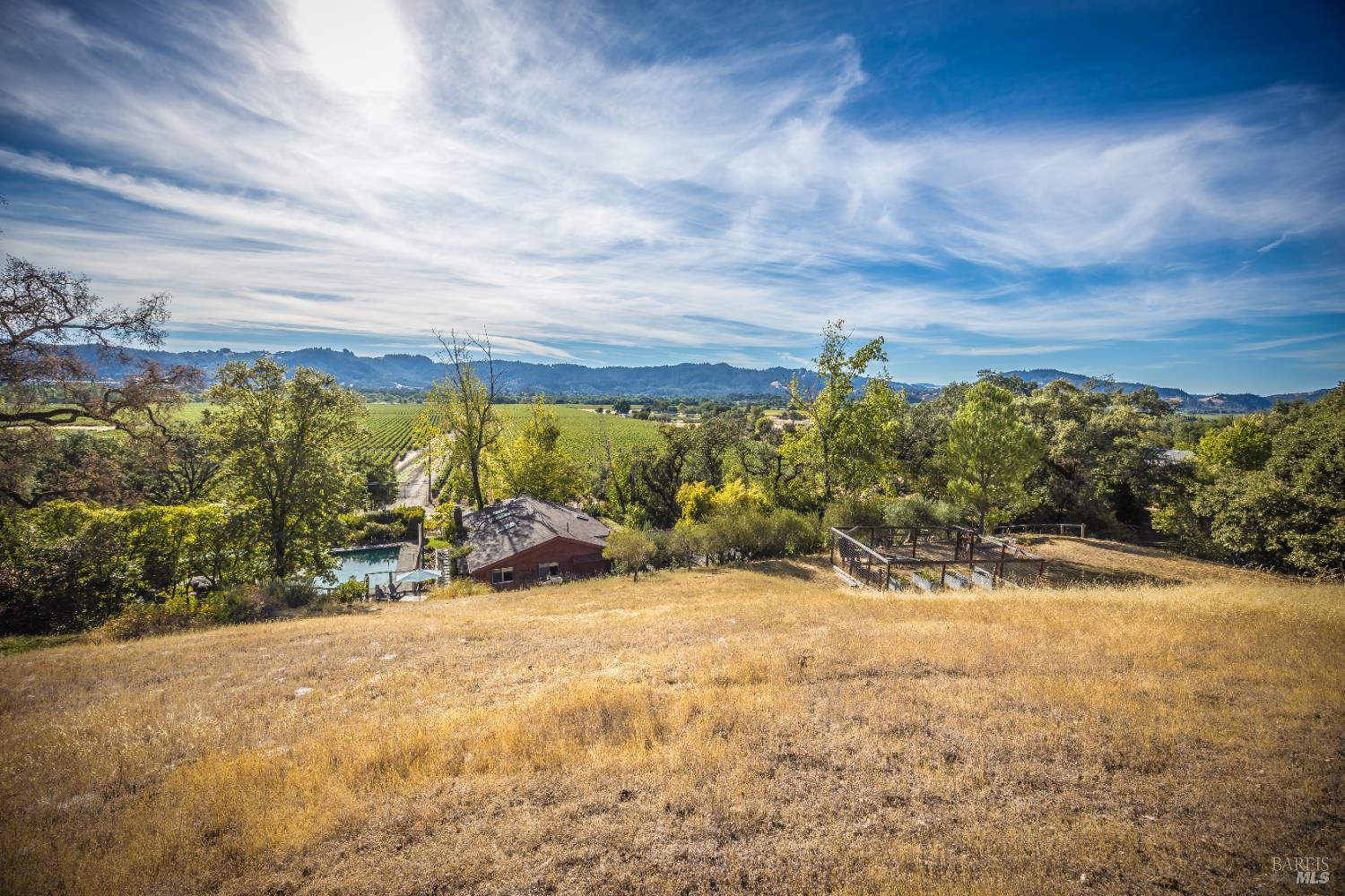 Detail Gallery Image 10 of 43 For 28678 River Rd, Cloverdale,  CA 95425 - 2 Beds | 1/1 Baths