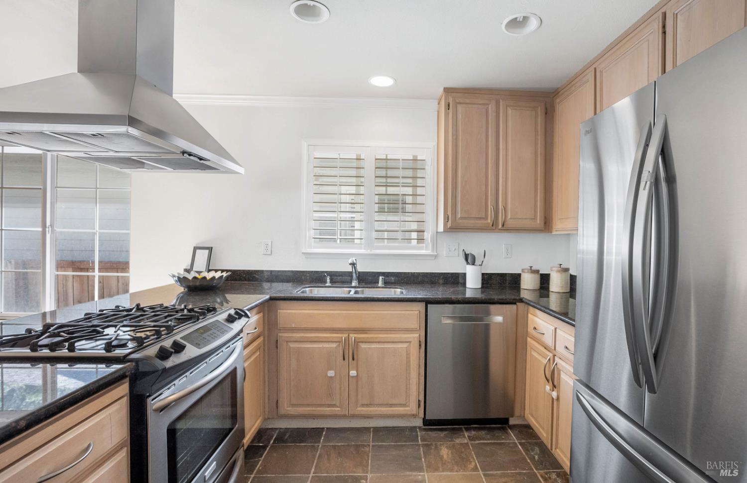 Detail Gallery Image 29 of 82 For 28 Adrian Ter, San Rafael,  CA 94903 - 3 Beds | 2/1 Baths