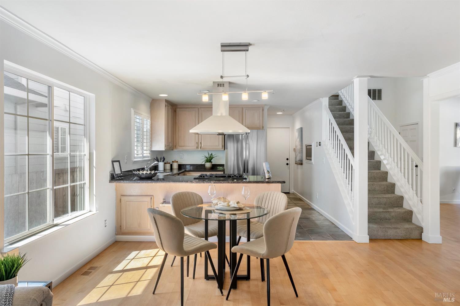 Detail Gallery Image 28 of 82 For 28 Adrian Ter, San Rafael,  CA 94903 - 3 Beds | 2/1 Baths