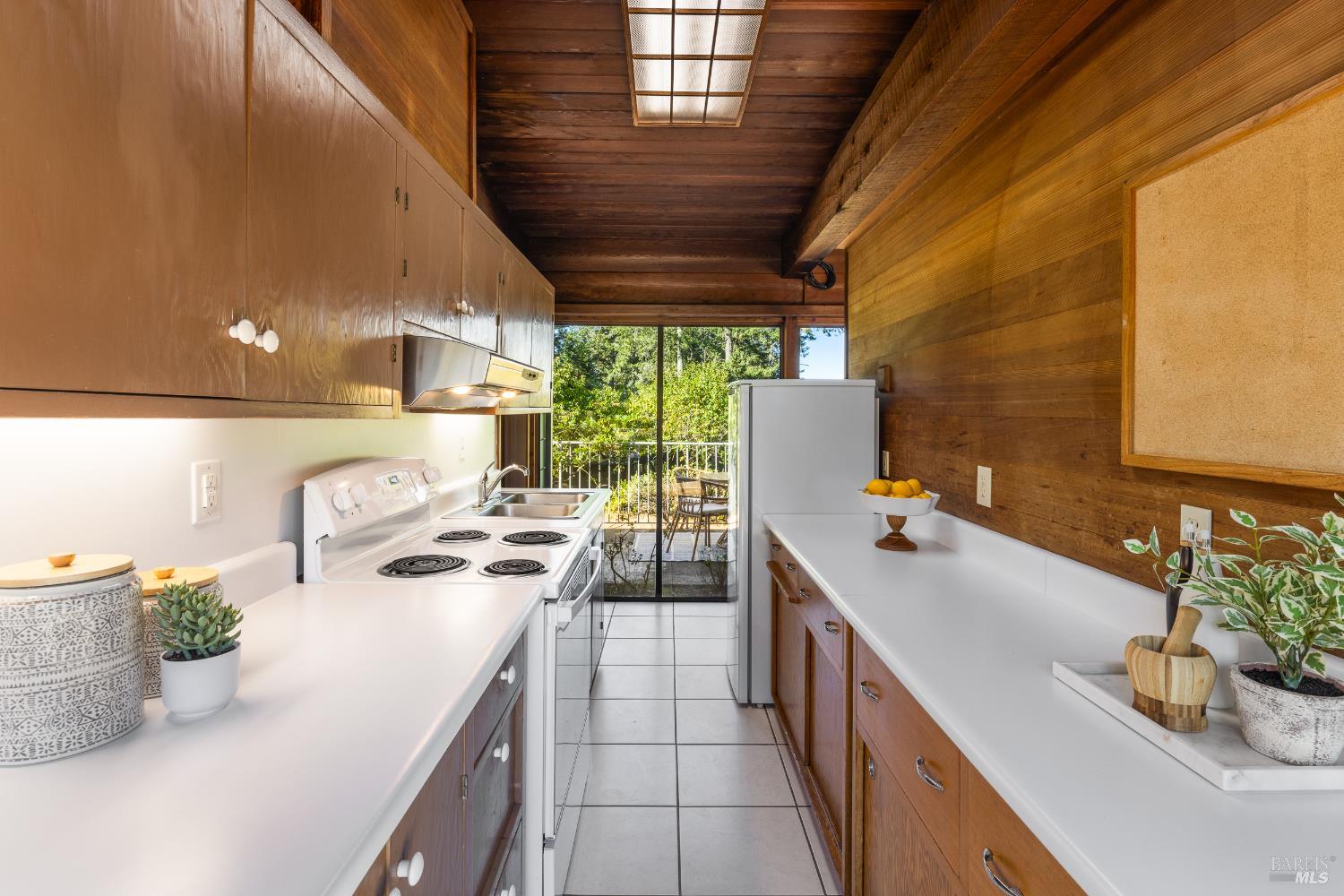 Detail Gallery Image 35 of 43 For 11370 Occidental Rd, Sebastopol,  CA 95472 - 4 Beds | 3 Baths