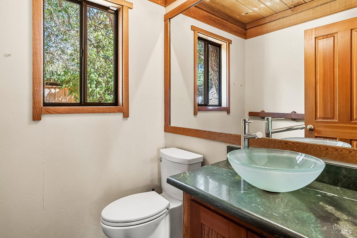 Detail Gallery Image 17 of 37 For 91 Oak Ave, Novato,  CA 94945 - 3 Beds | 2/1 Baths