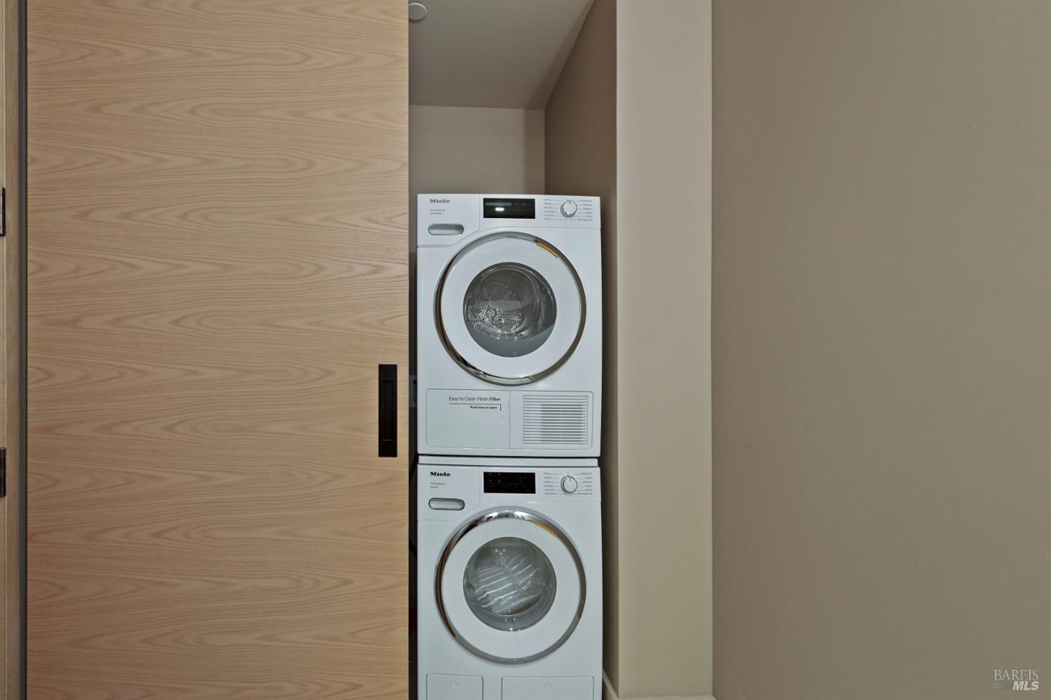 Detail Gallery Image 13 of 28 For 1421 Stanly Ln #D,  Napa,  CA 94559 - 2 Beds | 2/1 Baths