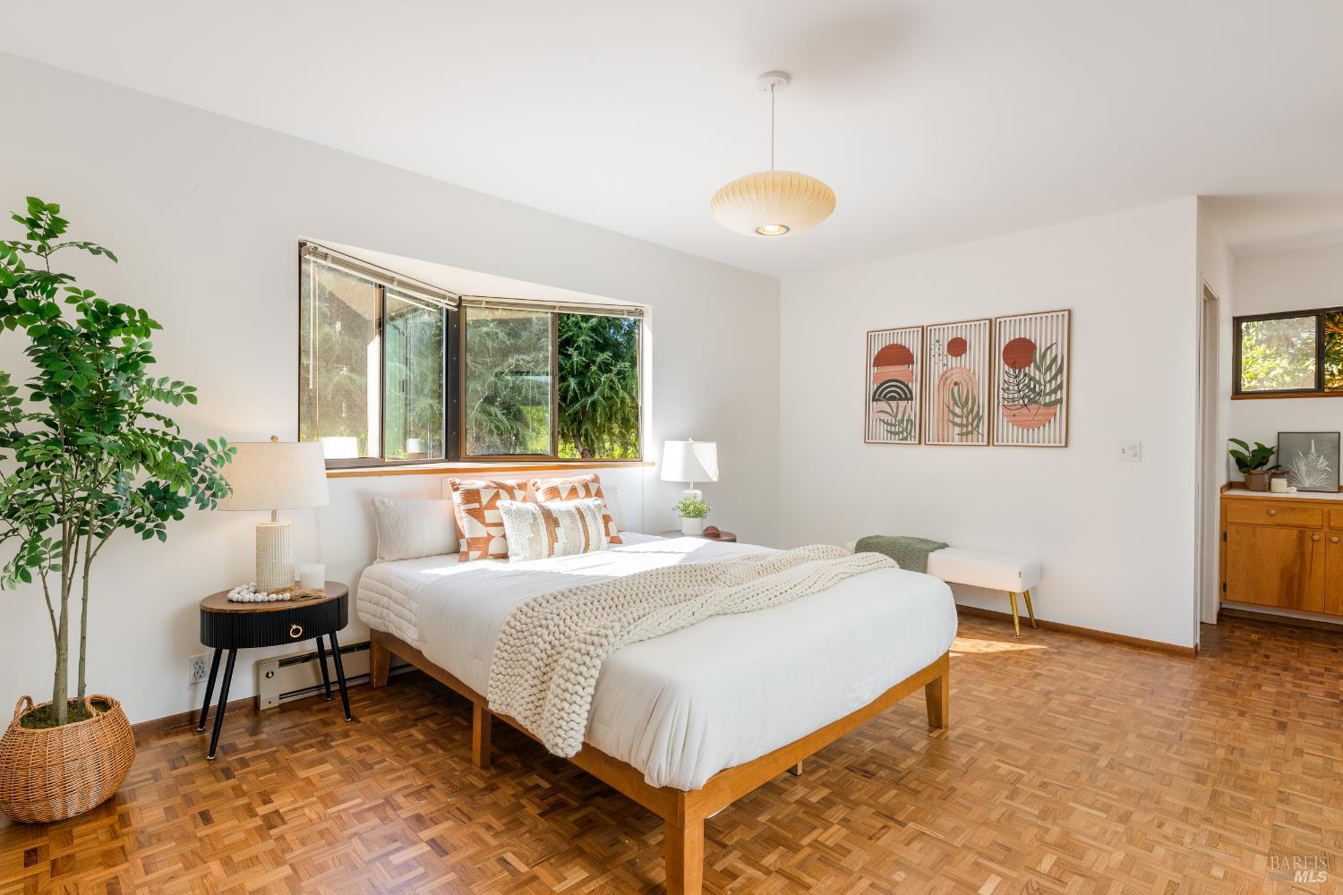 Detail Gallery Image 22 of 43 For 11370 Occidental Rd, Sebastopol,  CA 95472 - 4 Beds | 3 Baths