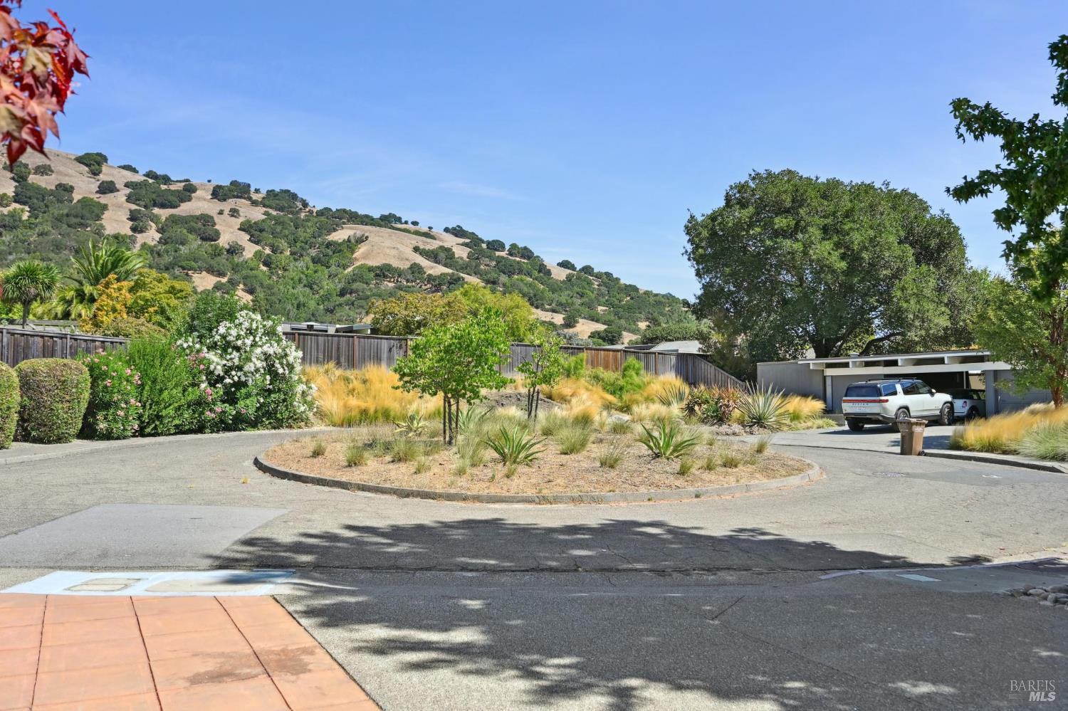 Detail Gallery Image 10 of 56 For 12 Mount Susitna Ct, San Rafael,  CA 94903 - 4 Beds | 2 Baths