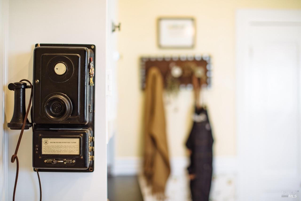 Detail Gallery Image 16 of 69 For 5215 Lakeville Hwy, Petaluma,  CA 94954 - 6 Beds | 5/1 Baths
