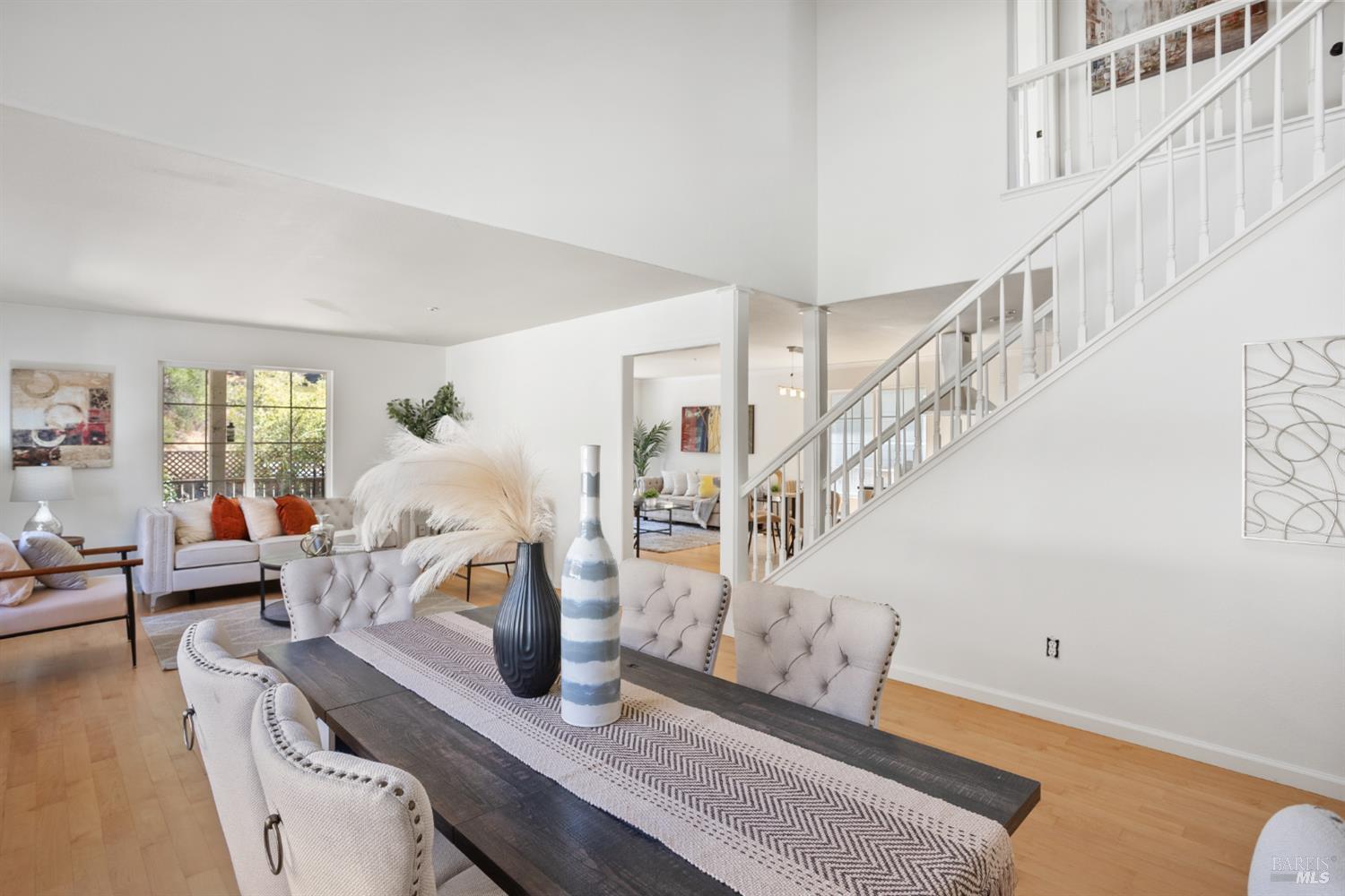 Detail Gallery Image 11 of 82 For 28 Adrian Ter, San Rafael,  CA 94903 - 3 Beds | 2/1 Baths