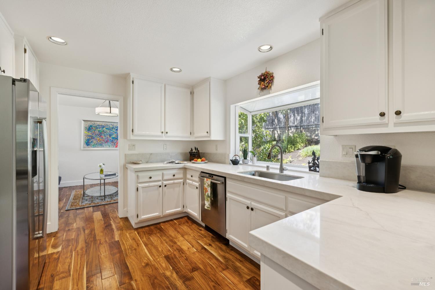 Detail Gallery Image 6 of 44 For 770 Miramonte St, Windsor,  CA 95492 - 4 Beds | 3 Baths