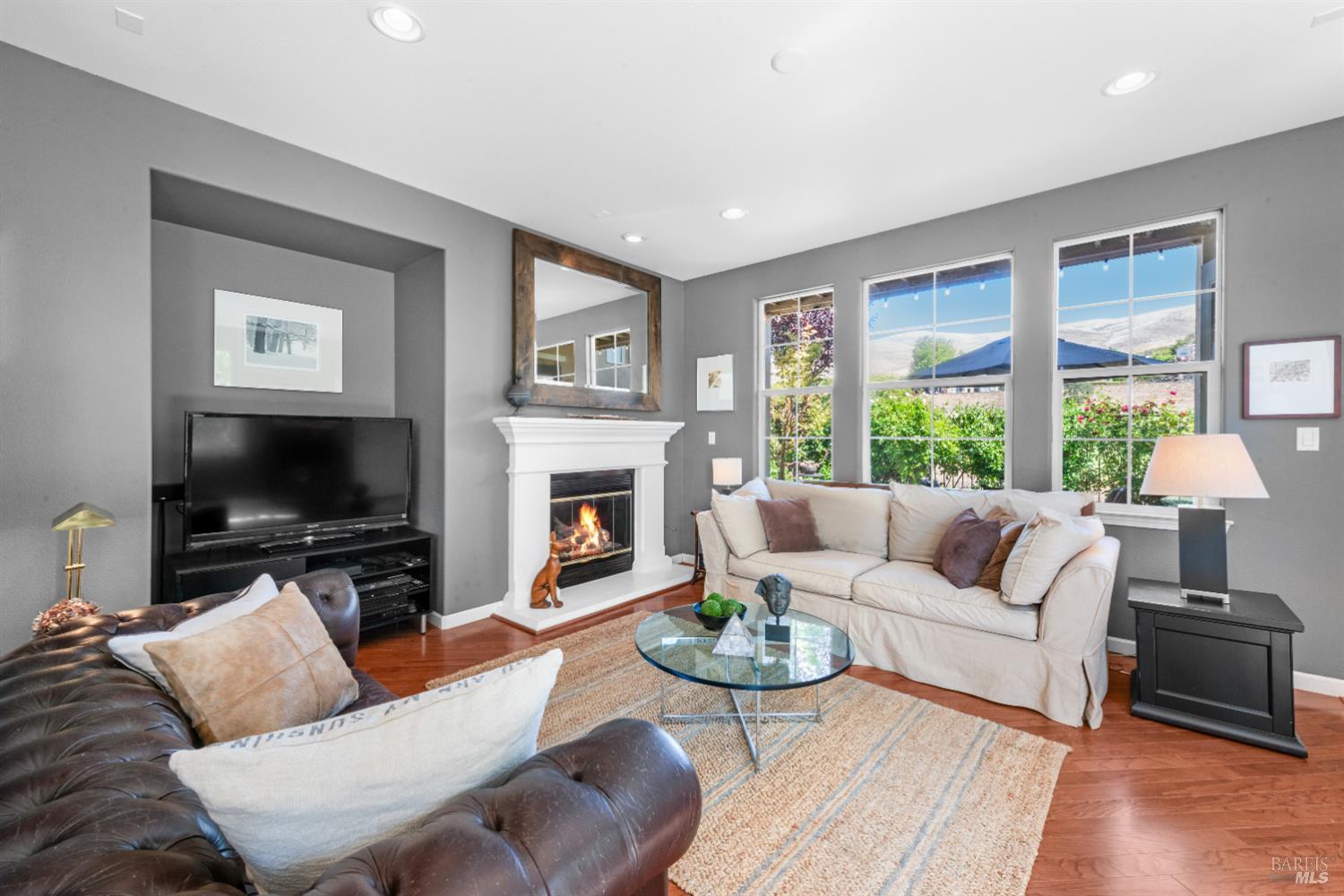 Detail Gallery Image 4 of 99 For 4168 Summer Gate Ave, Vallejo,  CA 94591 - 4 Beds | 3/1 Baths