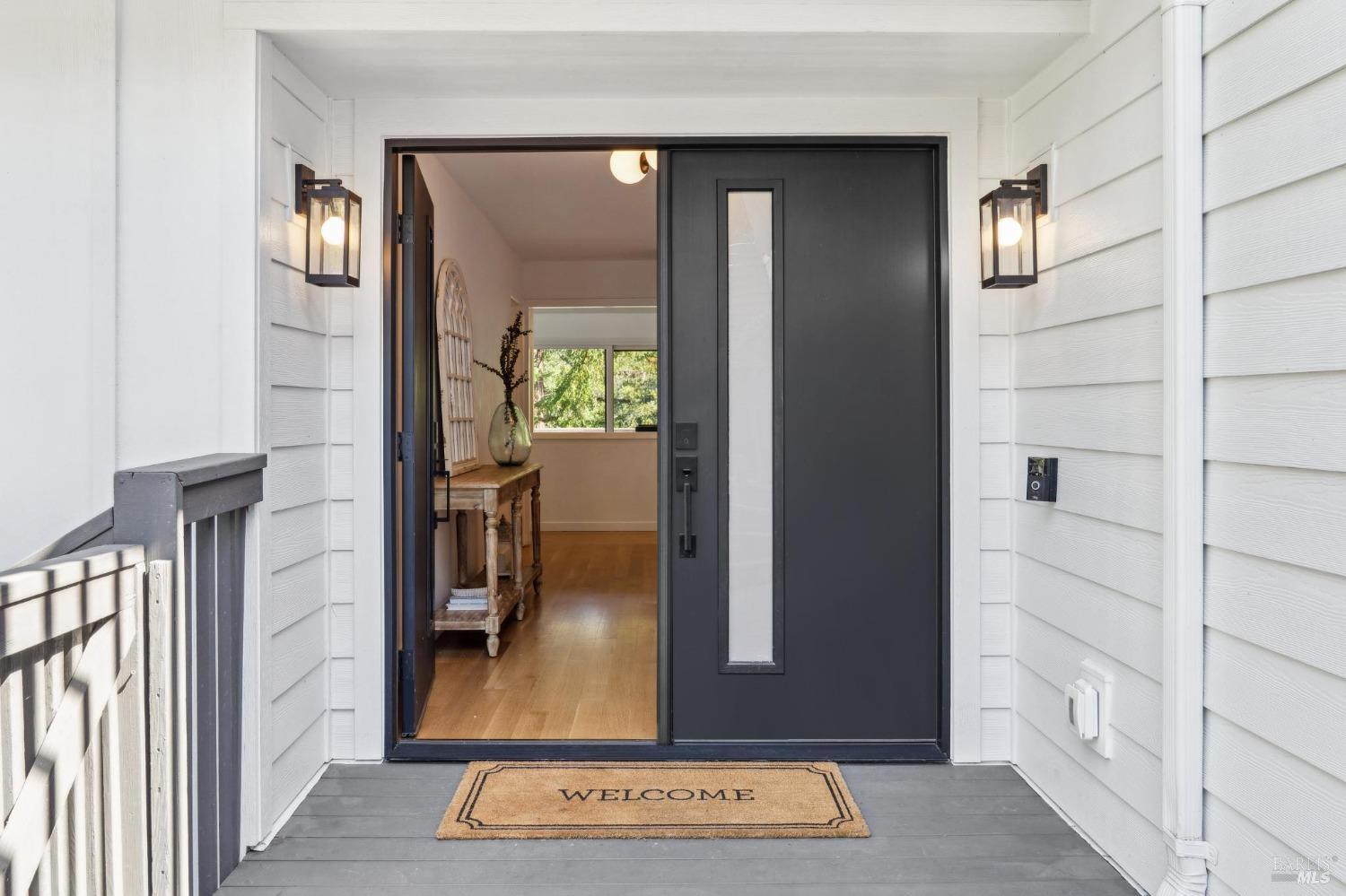 Detail Gallery Image 3 of 50 For 25 Palomino Cir, Novato,  CA 94947 - 5 Beds | 2/1 Baths
