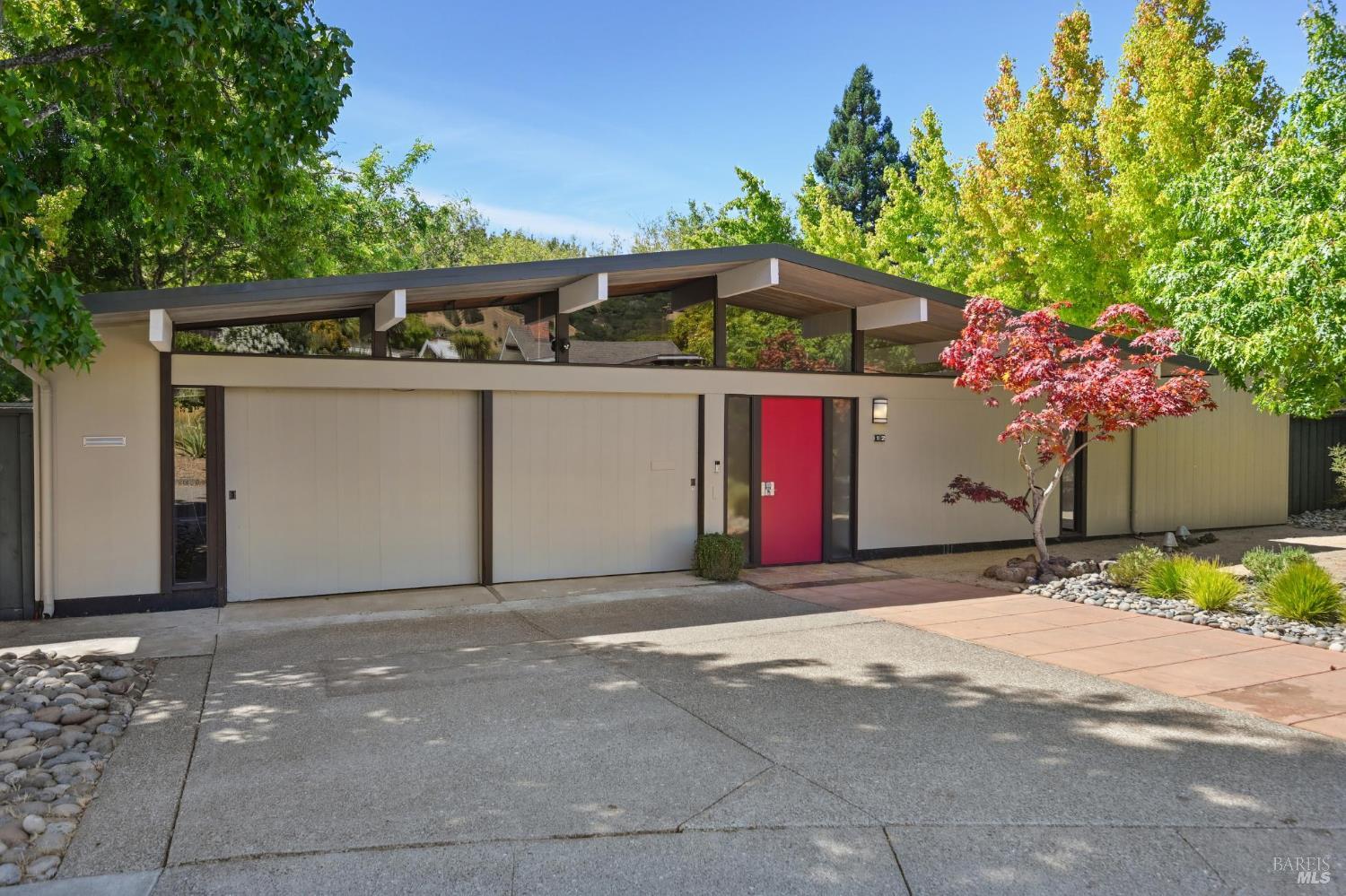 Detail Gallery Image 8 of 56 For 12 Mount Susitna Ct, San Rafael,  CA 94903 - 4 Beds | 2 Baths