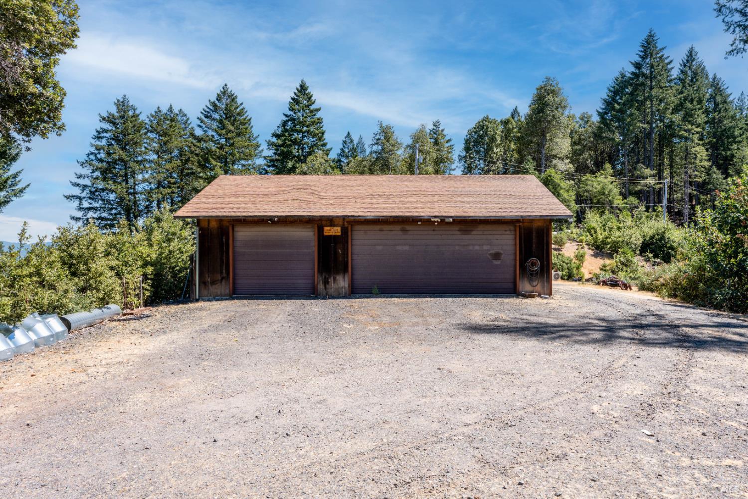 Detail Gallery Image 23 of 28 For 18396 Mariposa Creek Rd, Willits,  CA 95490 - 3 Beds | 3/1 Baths
