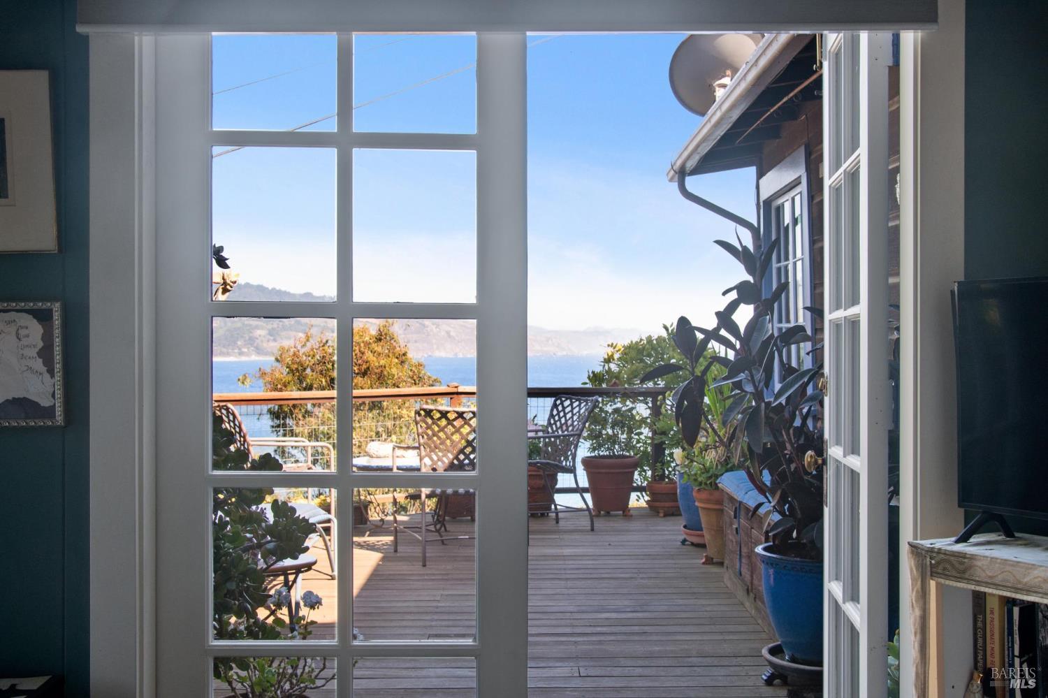 Detail Gallery Image 15 of 46 For 41 Ocean Ave, Bolinas,  CA 94924 - 3 Beds | 2 Baths