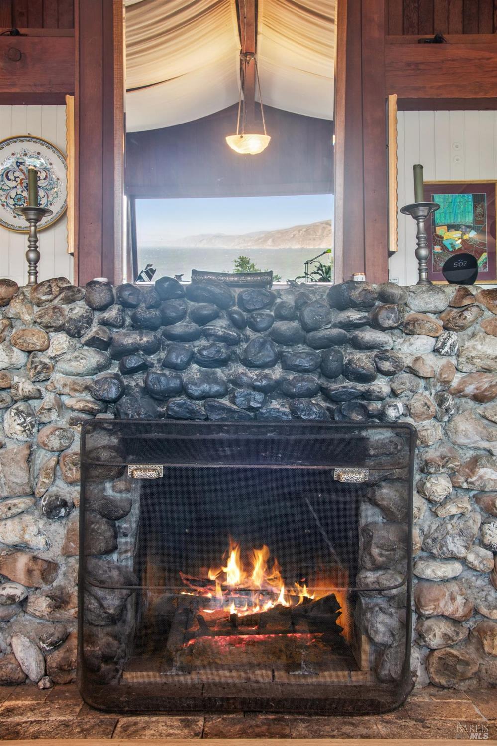 Detail Gallery Image 10 of 46 For 41 Ocean Ave, Bolinas,  CA 94924 - 3 Beds | 2 Baths