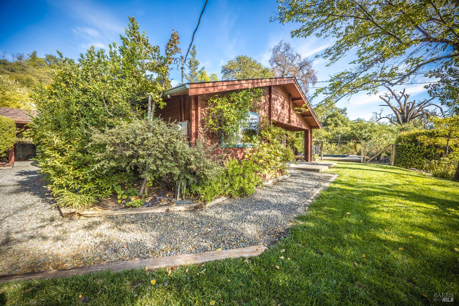 Detail Gallery Image 7 of 43 For 28678 River Rd, Cloverdale,  CA 95425 - 2 Beds | 1/1 Baths