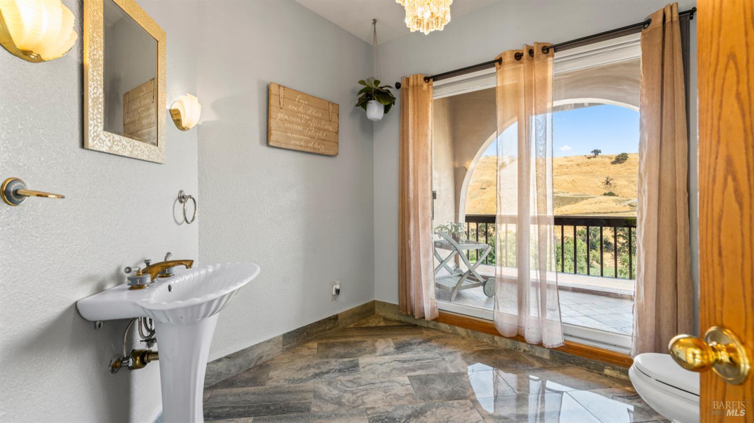 Detail Gallery Image 37 of 99 For 3380 Hidden Valley Ln, Fairfield,  CA 94534 - 5 Beds | 6/1 Baths