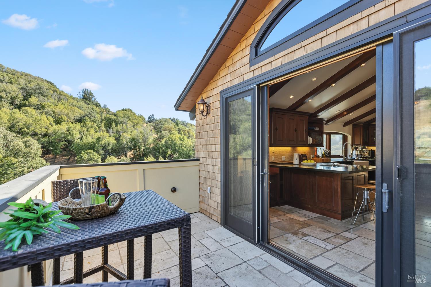 Detail Gallery Image 22 of 63 For 103 Holstein Rd, San Anselmo,  CA 94960 - 3 Beds | 2/1 Baths