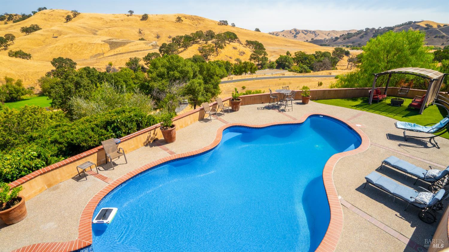 Detail Gallery Image 52 of 99 For 3380 Hidden Valley Ln, Fairfield,  CA 94534 - 5 Beds | 6/1 Baths