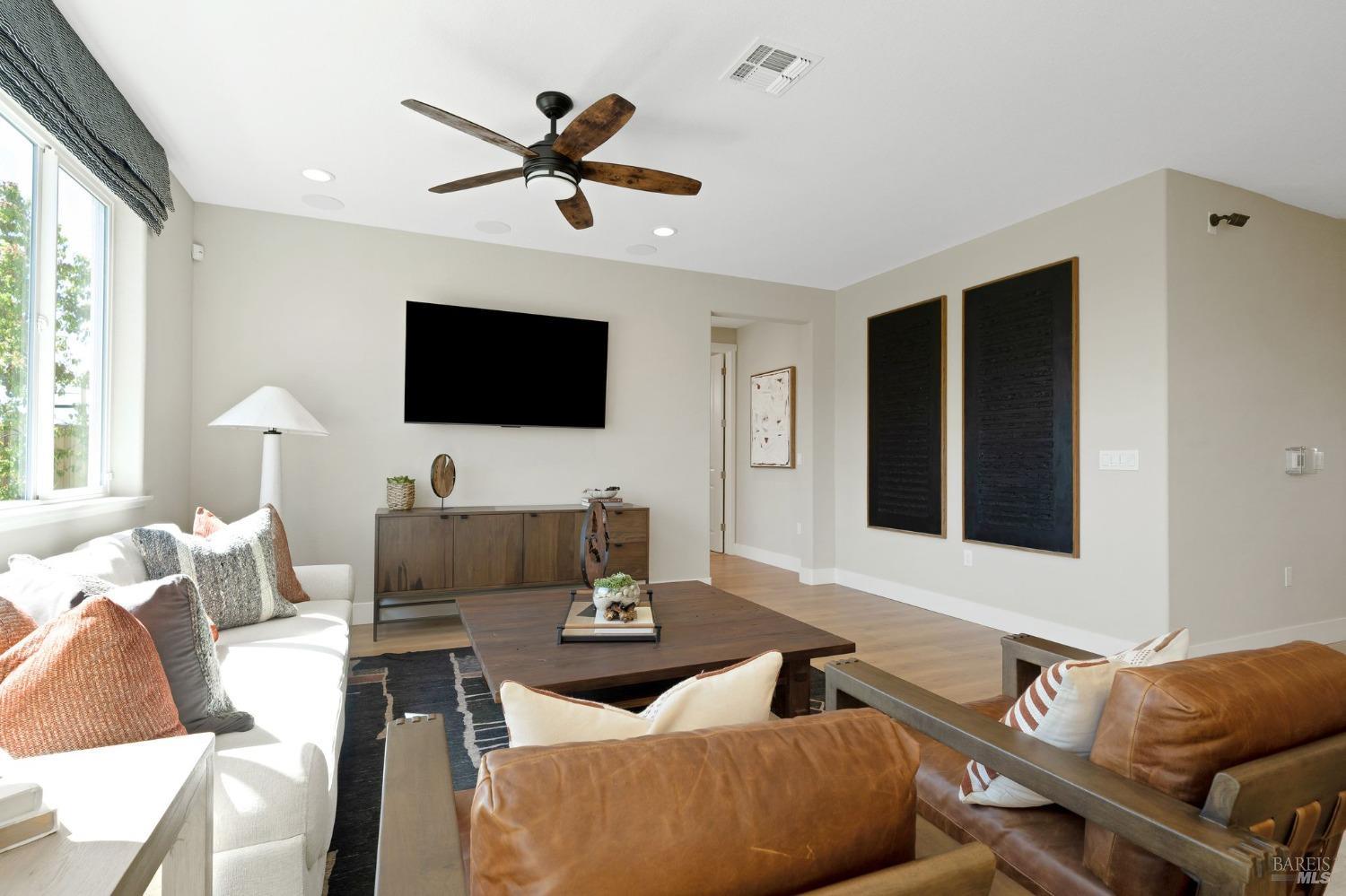 Detail Gallery Image 9 of 39 For 517 Eagle Cir, Oakley,  CA 94561 - 4 Beds | 3 Baths
