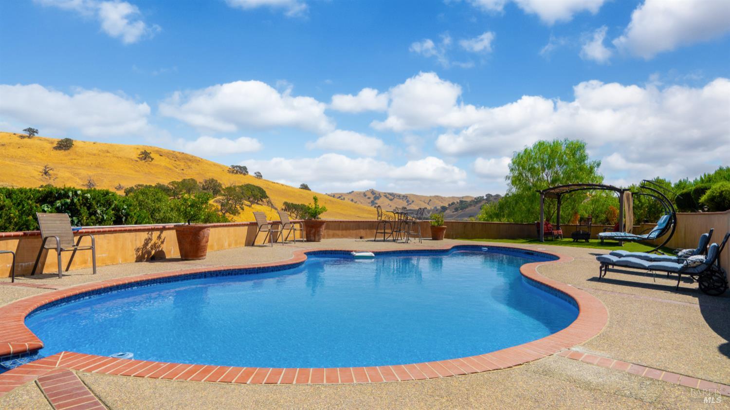Detail Gallery Image 70 of 99 For 3380 Hidden Valley Ln, Fairfield,  CA 94534 - 5 Beds | 6/1 Baths