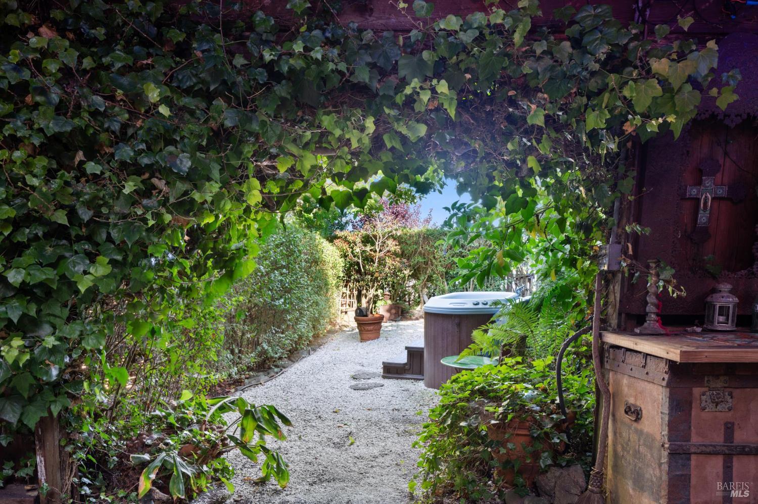 Detail Gallery Image 37 of 46 For 41 Ocean Ave, Bolinas,  CA 94924 - 3 Beds | 2 Baths