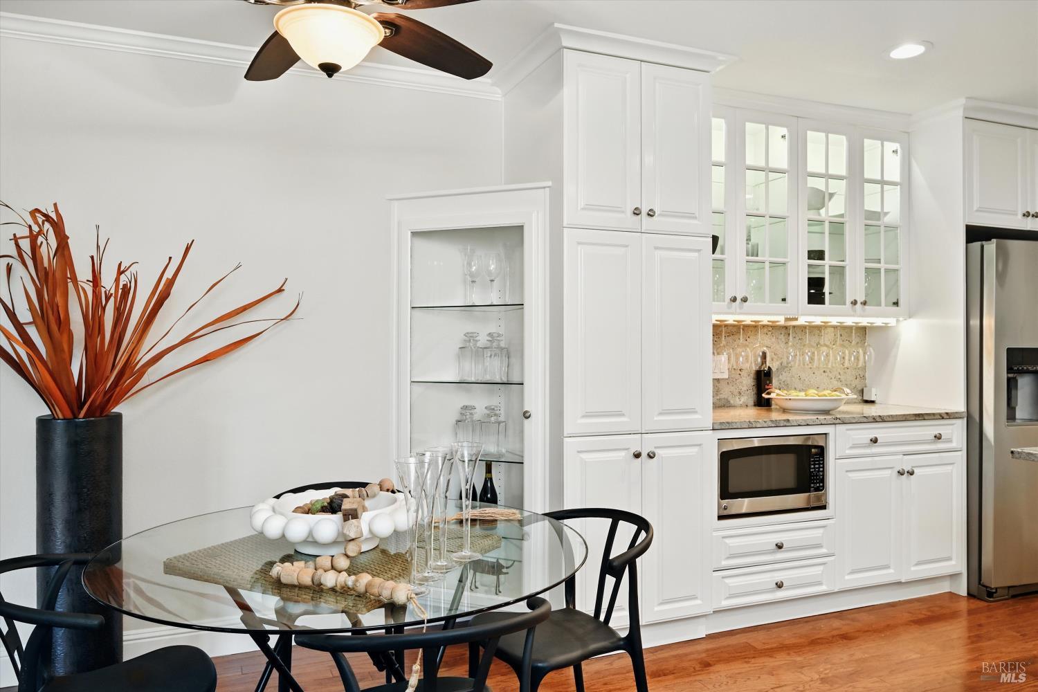 Detail Gallery Image 11 of 30 For 152 Vineyard Cir, Yountville,  CA 94599 - 2 Beds | 2 Baths