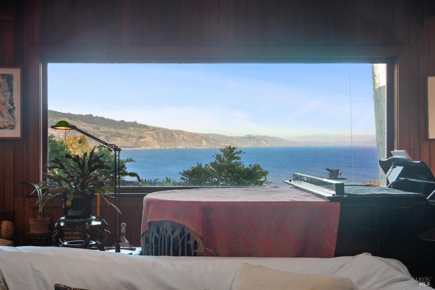 Detail Gallery Image 9 of 46 For 41 Ocean Ave, Bolinas,  CA 94924 - 3 Beds | 2 Baths
