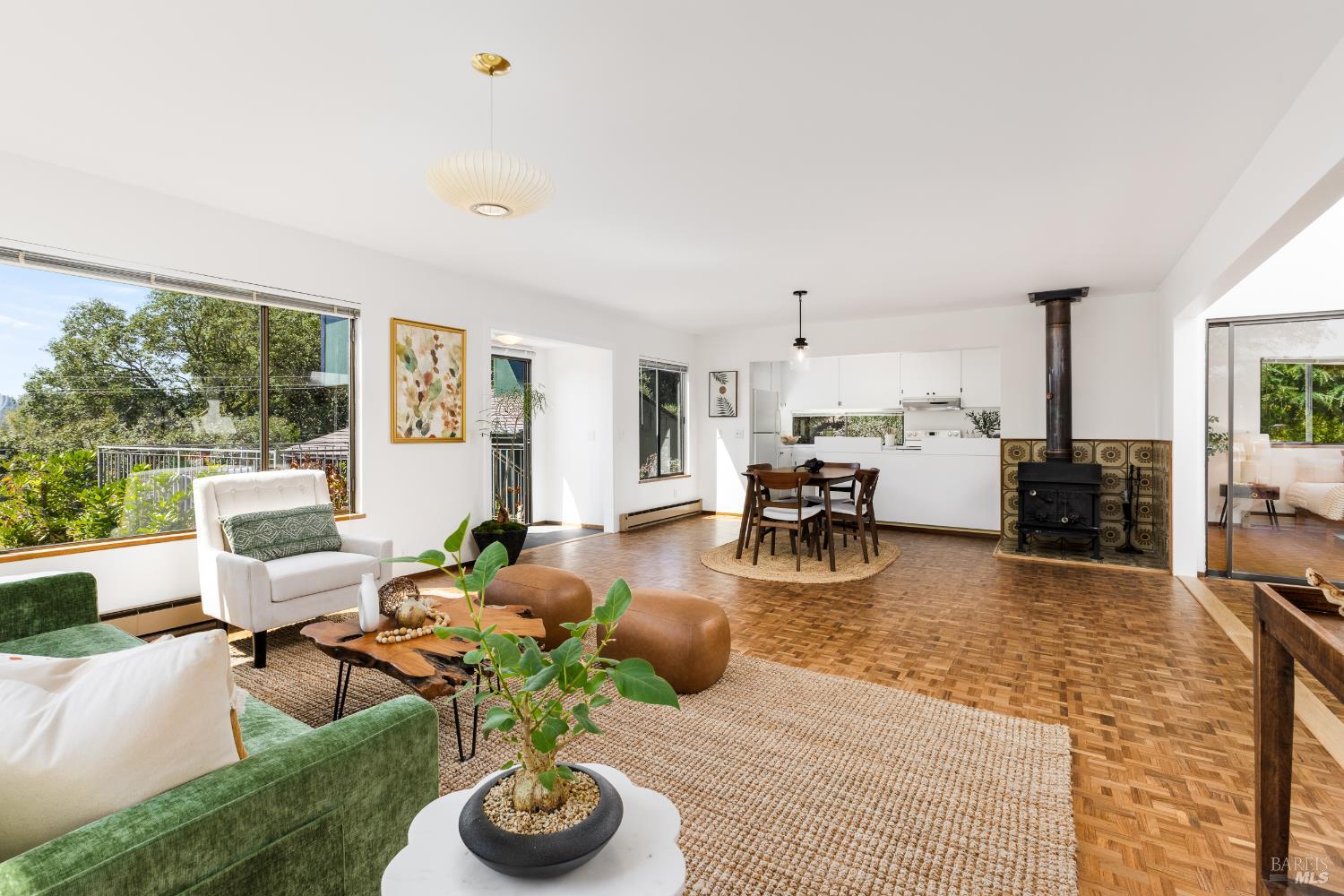 Detail Gallery Image 13 of 43 For 11370 Occidental Rd, Sebastopol,  CA 95472 - 4 Beds | 3 Baths