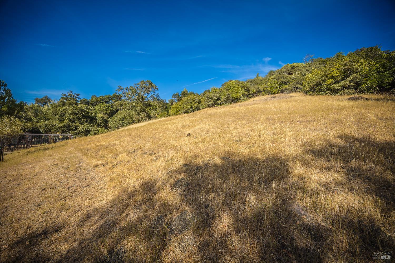 Detail Gallery Image 13 of 43 For 28678 River Rd, Cloverdale,  CA 95425 - 2 Beds | 1/1 Baths