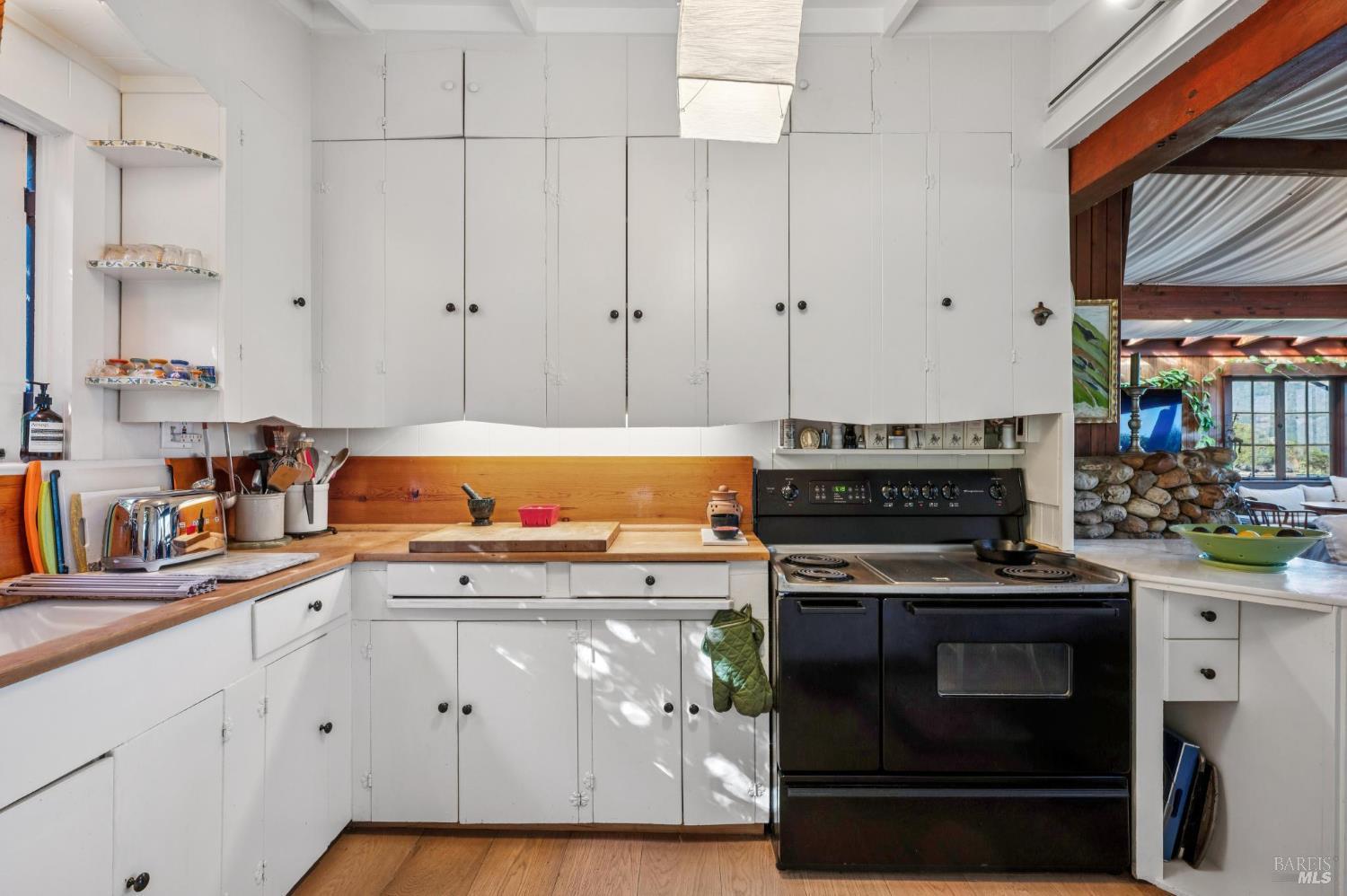 Detail Gallery Image 7 of 46 For 41 Ocean Ave, Bolinas,  CA 94924 - 3 Beds | 2 Baths