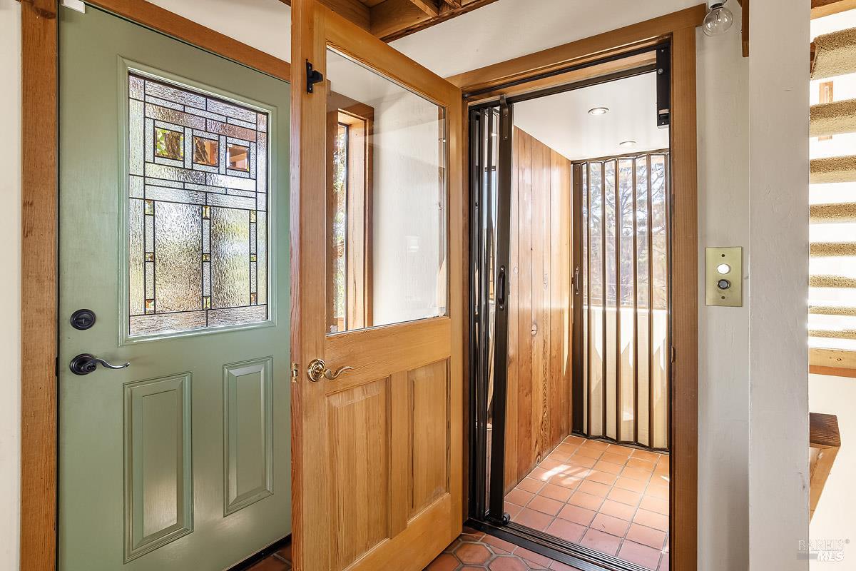 Detail Gallery Image 5 of 37 For 91 Oak Ave, Novato,  CA 94945 - 3 Beds | 2/1 Baths