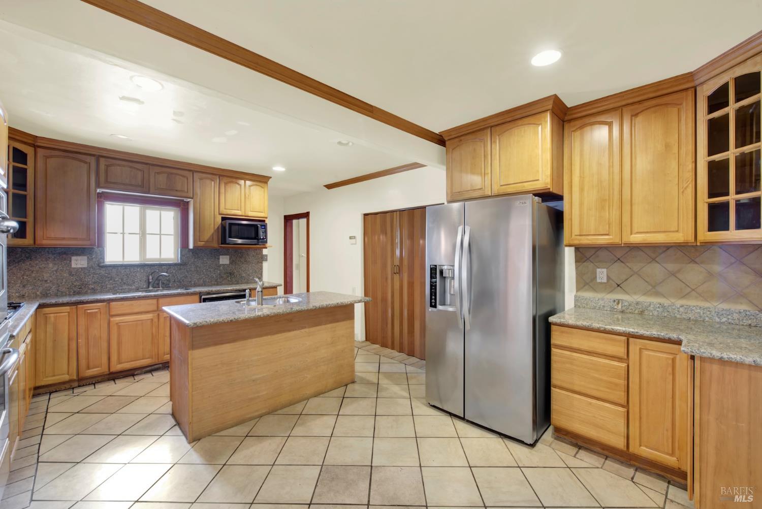 Detail Gallery Image 18 of 64 For 2629 Brooks Ave, El Cerrito,  CA 94530 - 5 Beds | 3/1 Baths