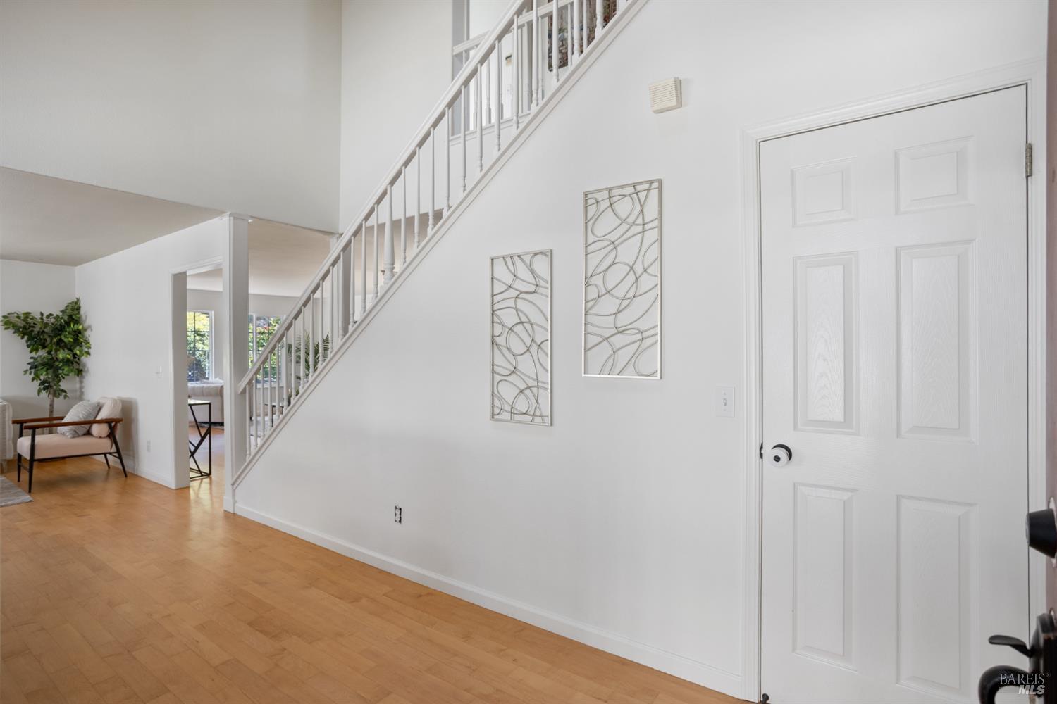 Detail Gallery Image 7 of 82 For 28 Adrian Ter, San Rafael,  CA 94903 - 3 Beds | 2/1 Baths