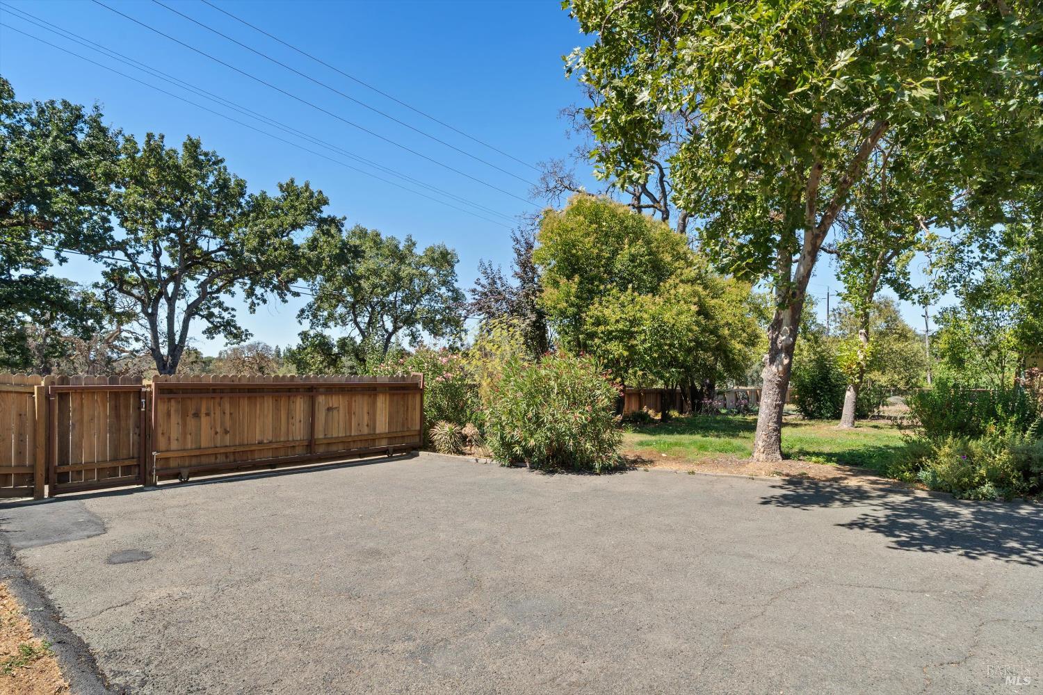 Detail Gallery Image 25 of 65 For 644 Piezzi Rd, Santa Rosa,  CA 95401 - 3 Beds | 1/1 Baths