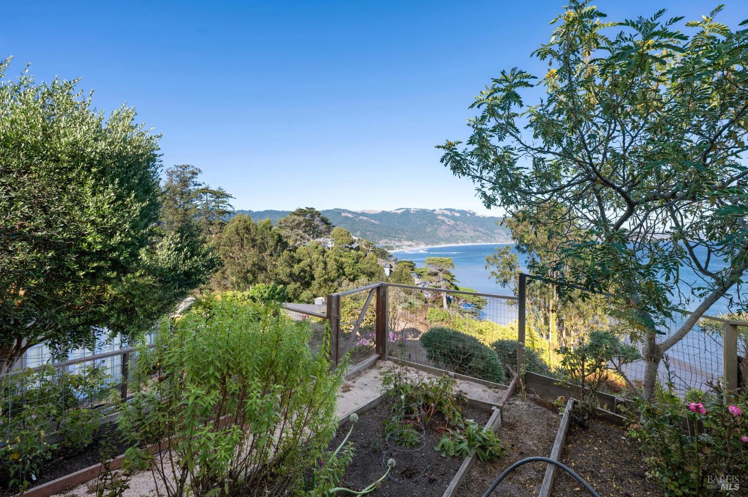 Detail Gallery Image 34 of 46 For 41 Ocean Ave, Bolinas,  CA 94924 - 3 Beds | 2 Baths
