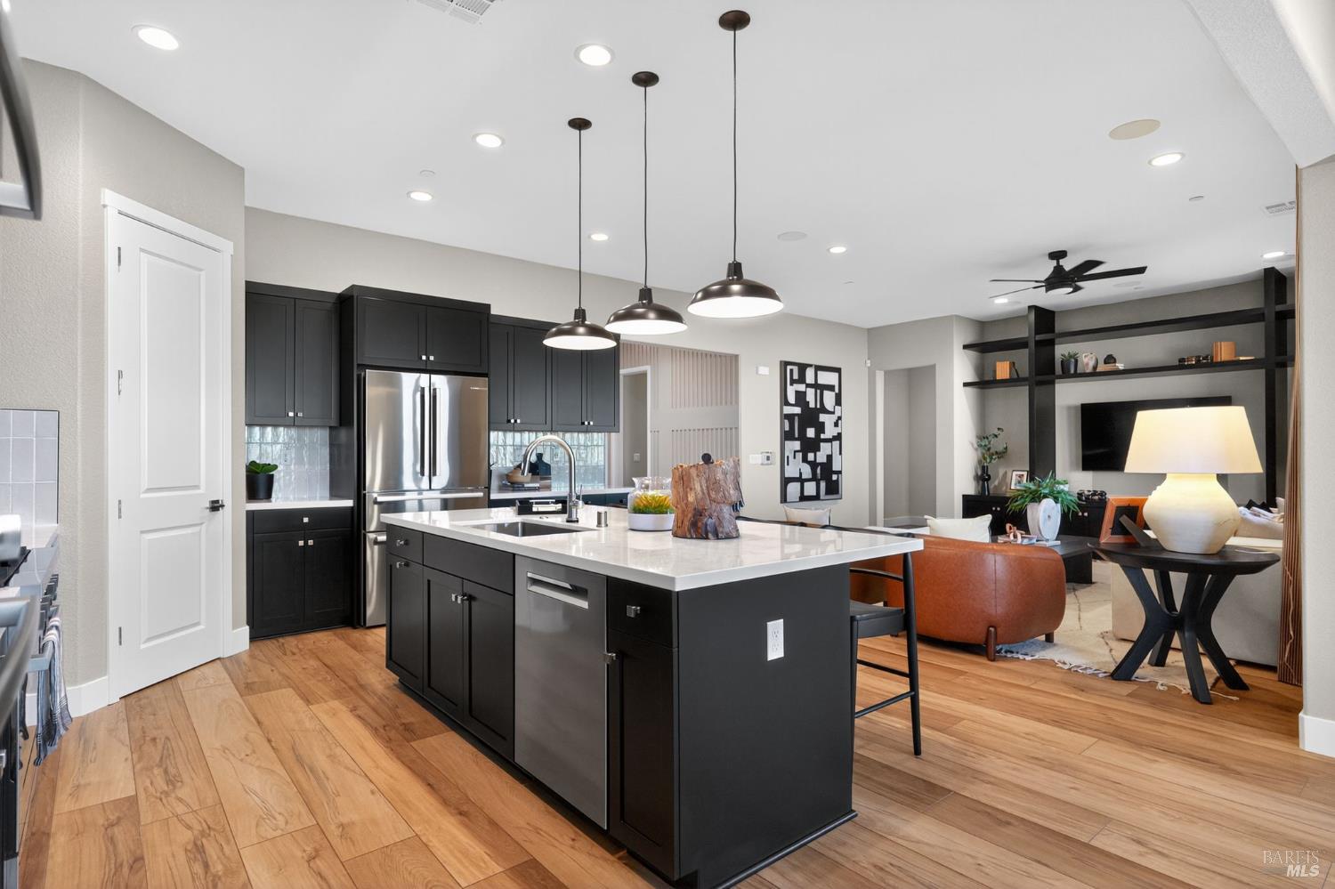 Detail Gallery Image 8 of 30 For 404 Beyers St, Oakley,  CA 94561 - 5 Beds | 3 Baths