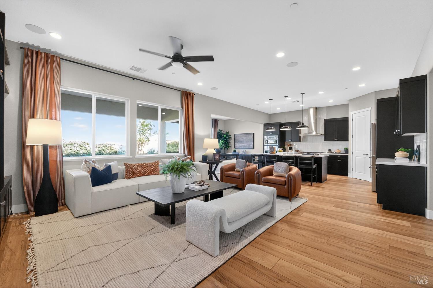 Detail Gallery Image 3 of 30 For 404 Beyers St, Oakley,  CA 94561 - 5 Beds | 3 Baths