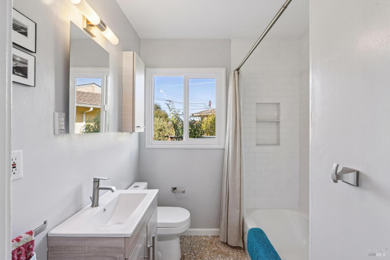 Detail Gallery Image 28 of 46 For 331 Starling Rd, Mill Valley,  CA 94941 - 3 Beds | 1 Baths