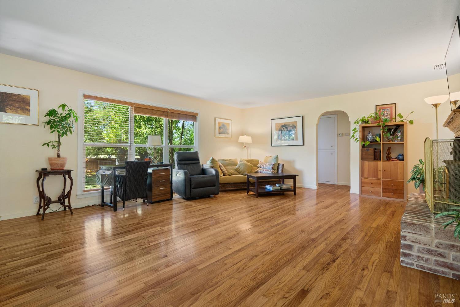 Detail Gallery Image 8 of 65 For 644 Piezzi Rd, Santa Rosa,  CA 95401 - 3 Beds | 1/1 Baths