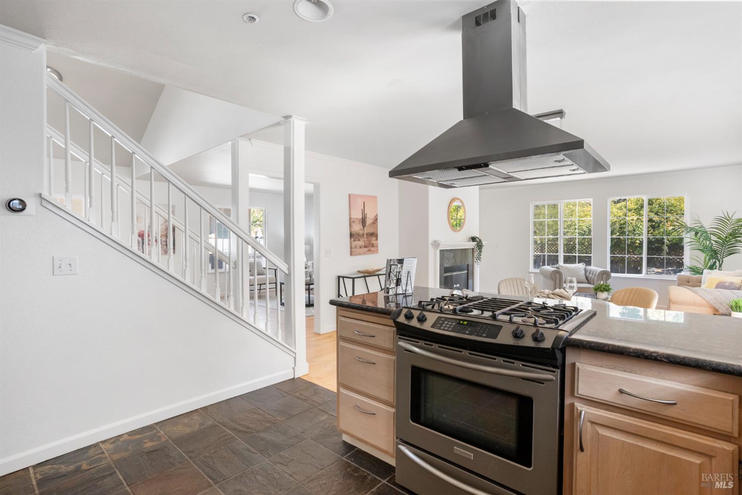 Detail Gallery Image 32 of 82 For 28 Adrian Ter, San Rafael,  CA 94903 - 3 Beds | 2/1 Baths