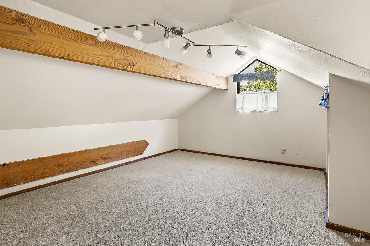 Detail Gallery Image 25 of 37 For 91 Oak Ave, Novato,  CA 94945 - 3 Beds | 2/1 Baths