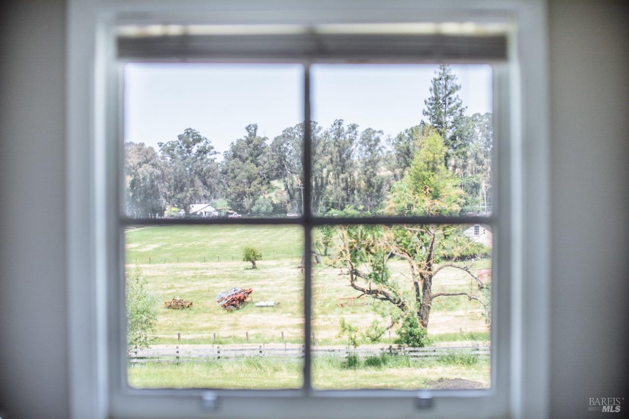 Detail Gallery Image 25 of 69 For 5215 Lakeville Hwy, Petaluma,  CA 94954 - 6 Beds | 5/1 Baths