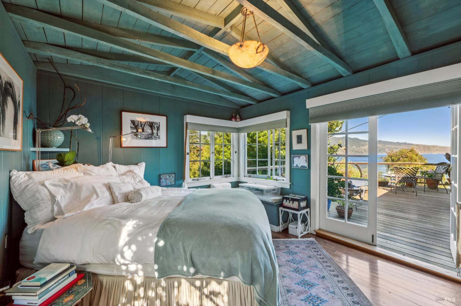 Detail Gallery Image 12 of 46 For 41 Ocean Ave, Bolinas,  CA 94924 - 3 Beds | 2 Baths