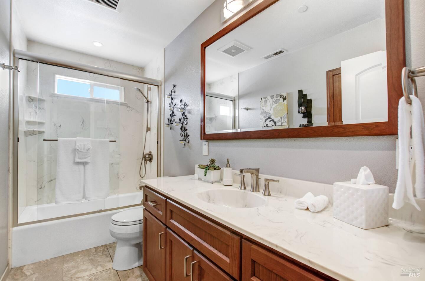 Detail Gallery Image 14 of 37 For 1721 Jennings Ave, Santa Rosa,  CA 95401 - 3 Beds | 2 Baths