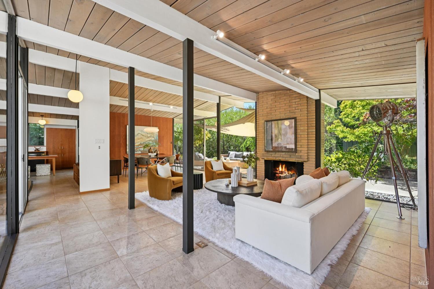 Detail Gallery Image 14 of 56 For 12 Mount Susitna Ct, San Rafael,  CA 94903 - 4 Beds | 2 Baths