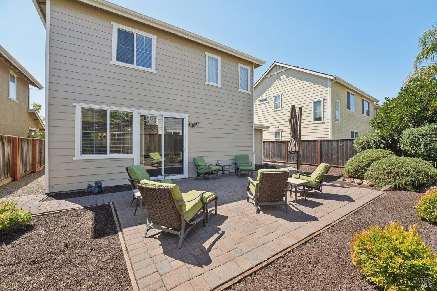 Detail Gallery Image 34 of 37 For 1747 Chinar Dr, Petaluma,  CA 94954 - 3 Beds | 2/1 Baths